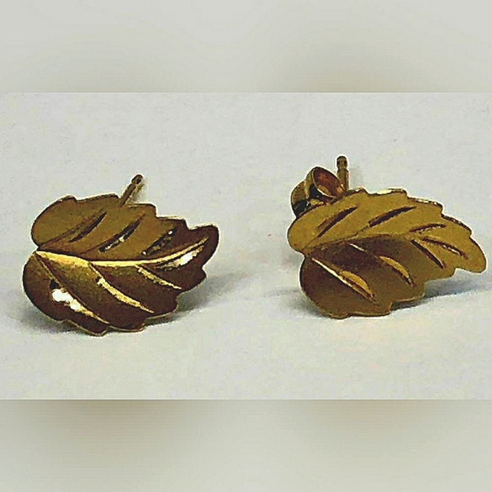 14k Solid Gold Oak Leaf Earrings, just Adorable and So Pretty!